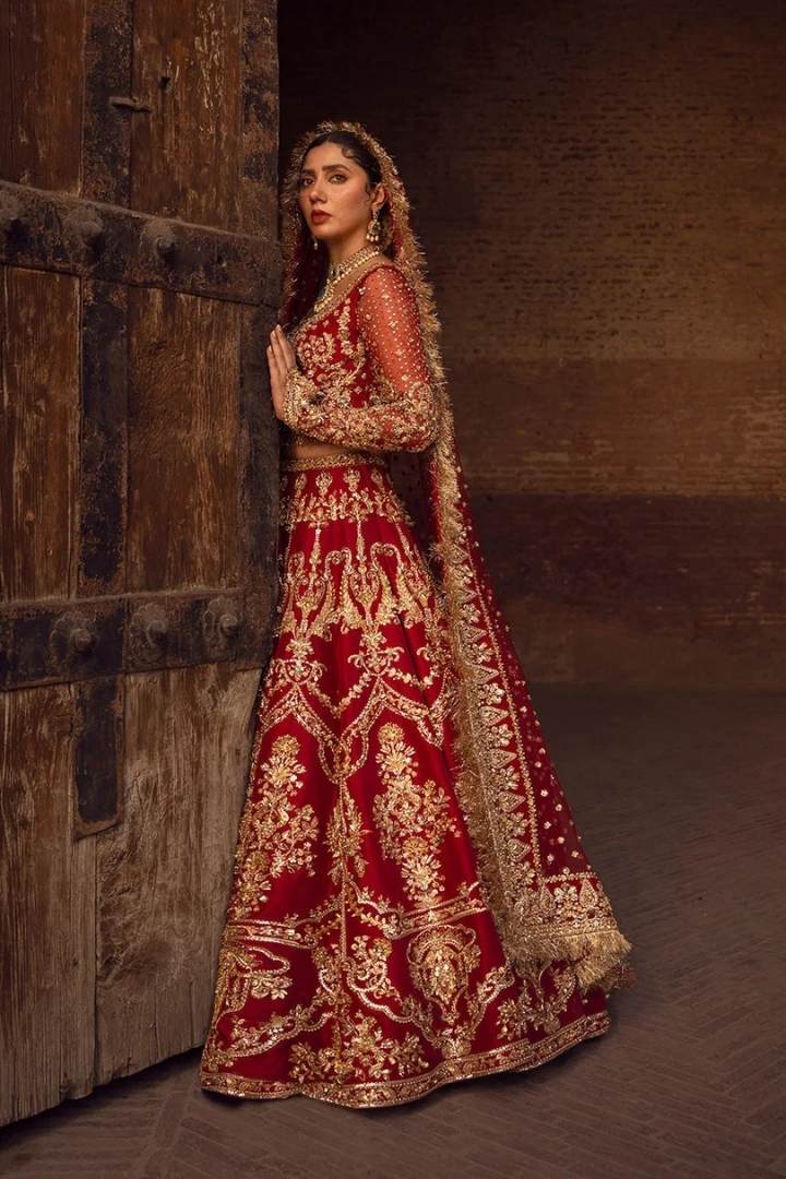 Faiza Saqlain Arusa-05
