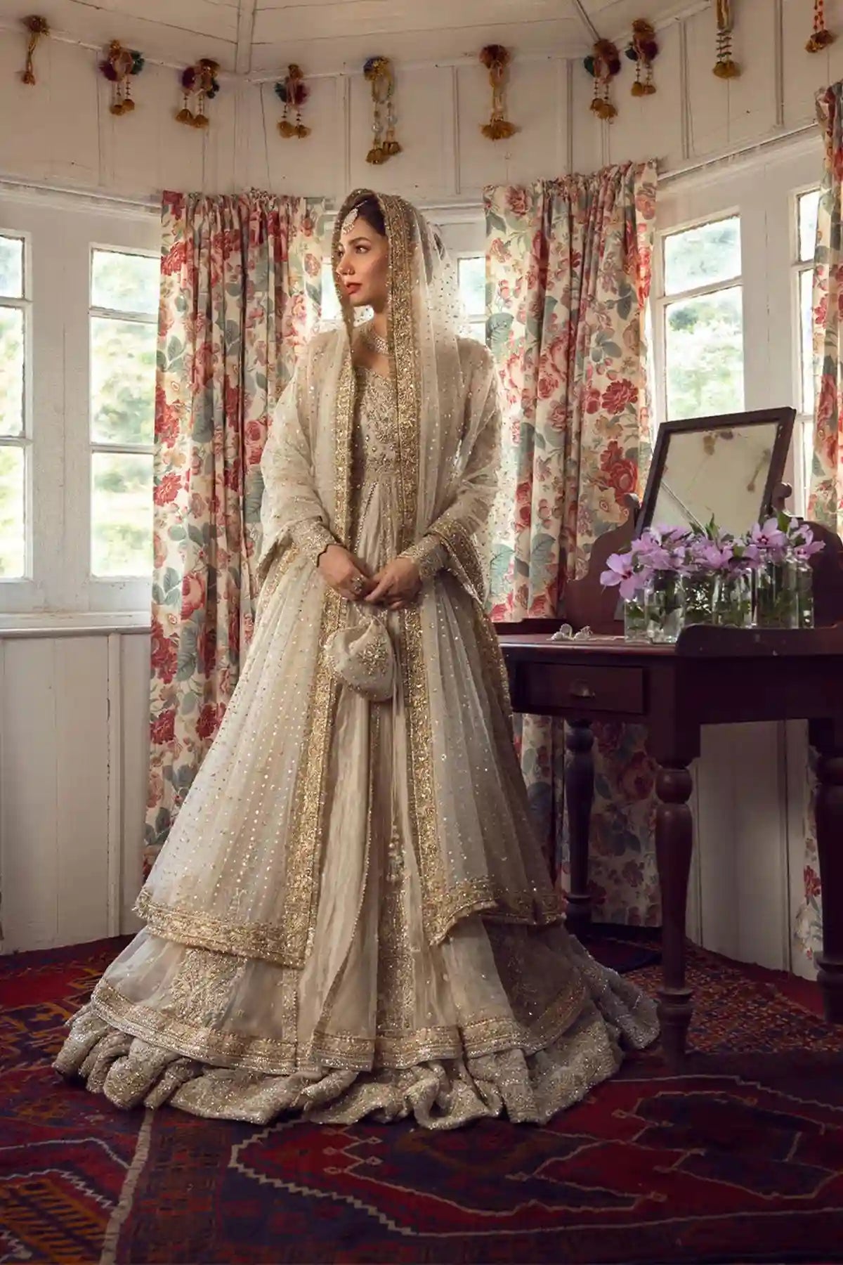 Faiza Saqlain - Anamta - Front View