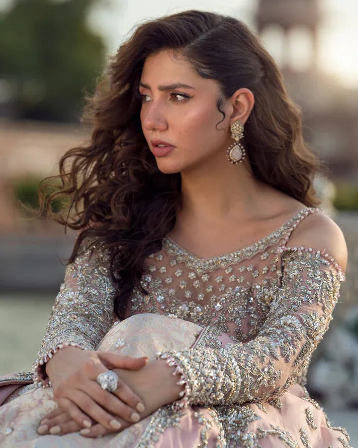 Faiza Saqlain - Aysana - Closeup