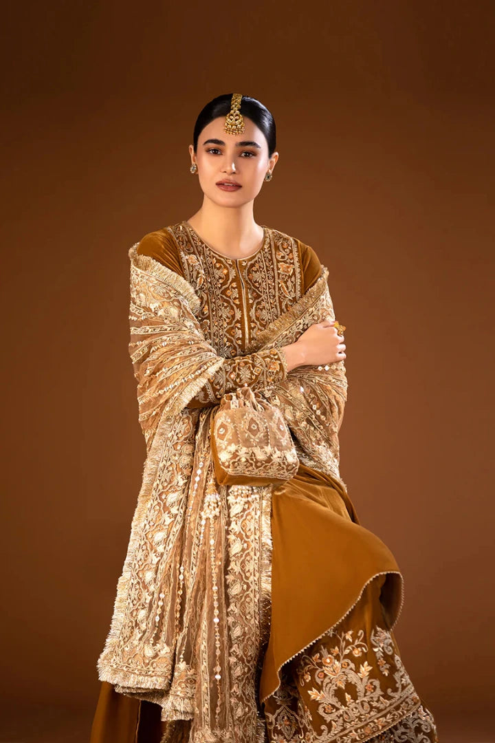 Faiza Saqlain - Maah Para - Closeup