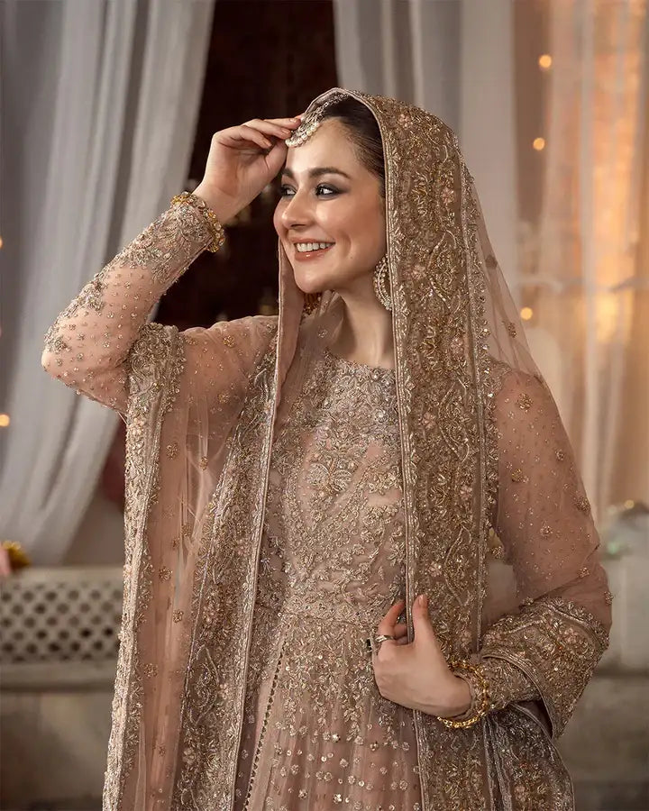 Faiza Saqlain - Mahra - Front Closeup