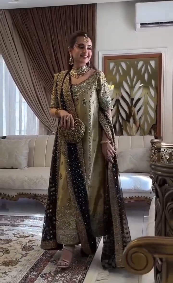 Pista Hand-Embroidered 4-Piece Set