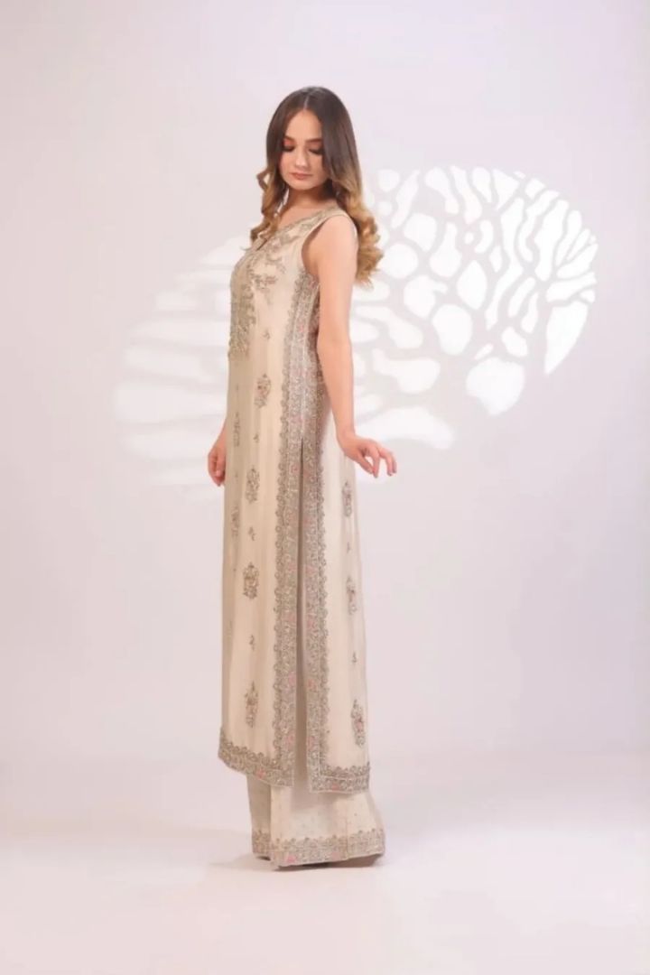 Haris Ansari - Ivory Bloom - Full Side