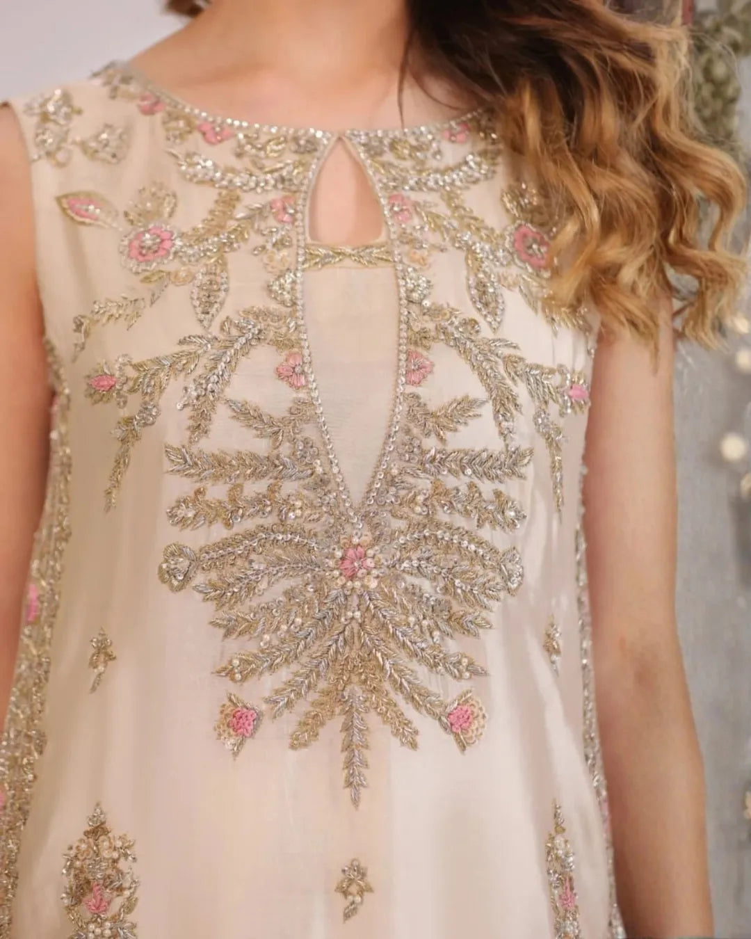 Haris Ansari - Ivory Bloom - Neckline