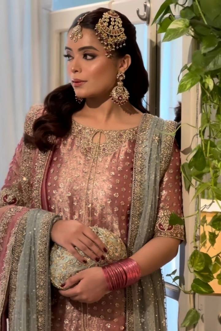 Haris Shakeel - Iqra - Close-up