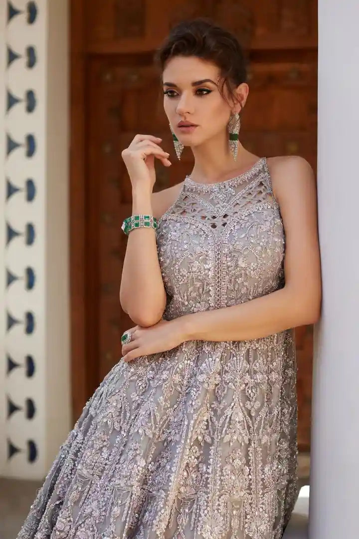 Kanwal Malik - Ravina - Front Closeup