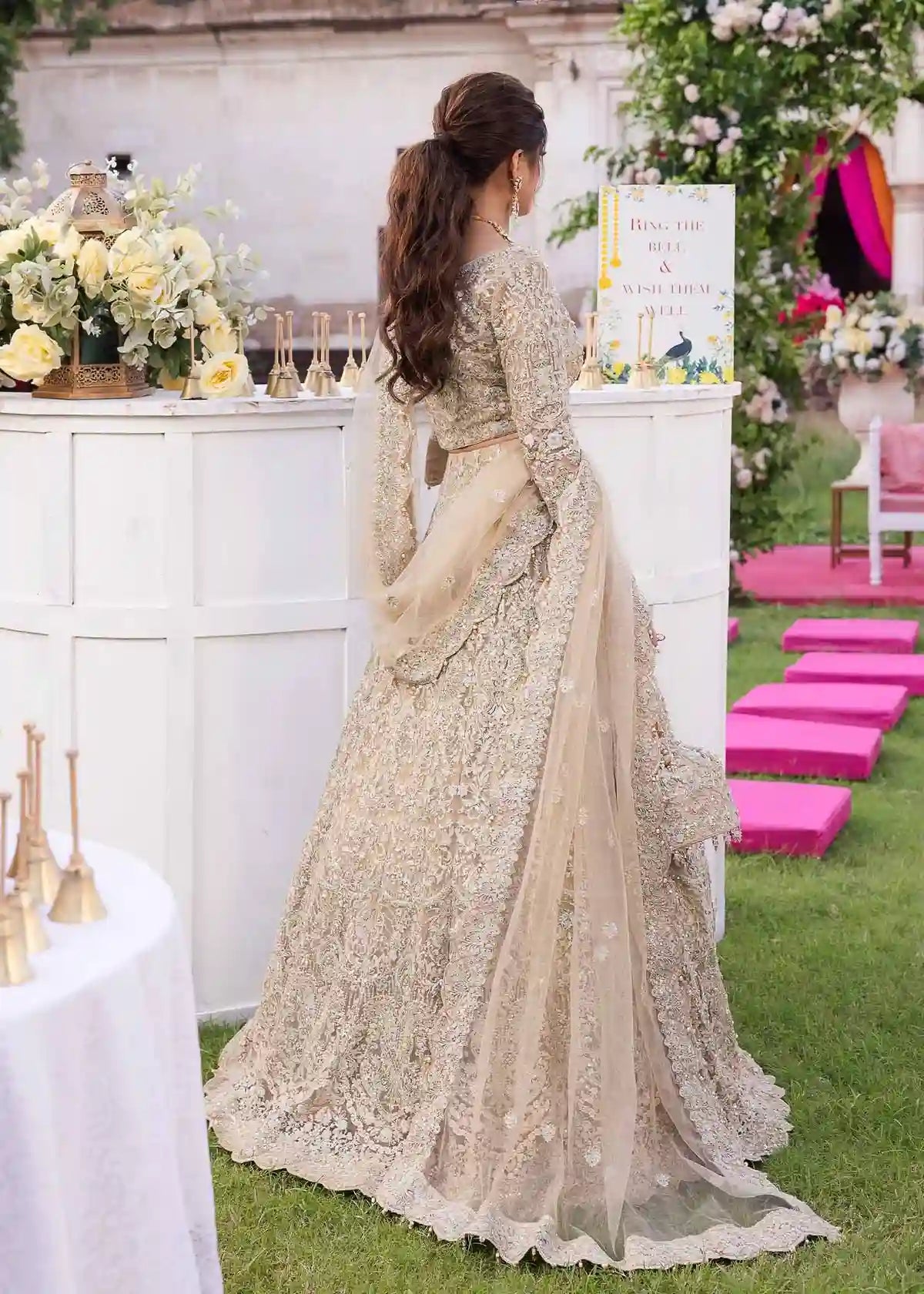 Kanwal Malik - Samira - Full Backside View