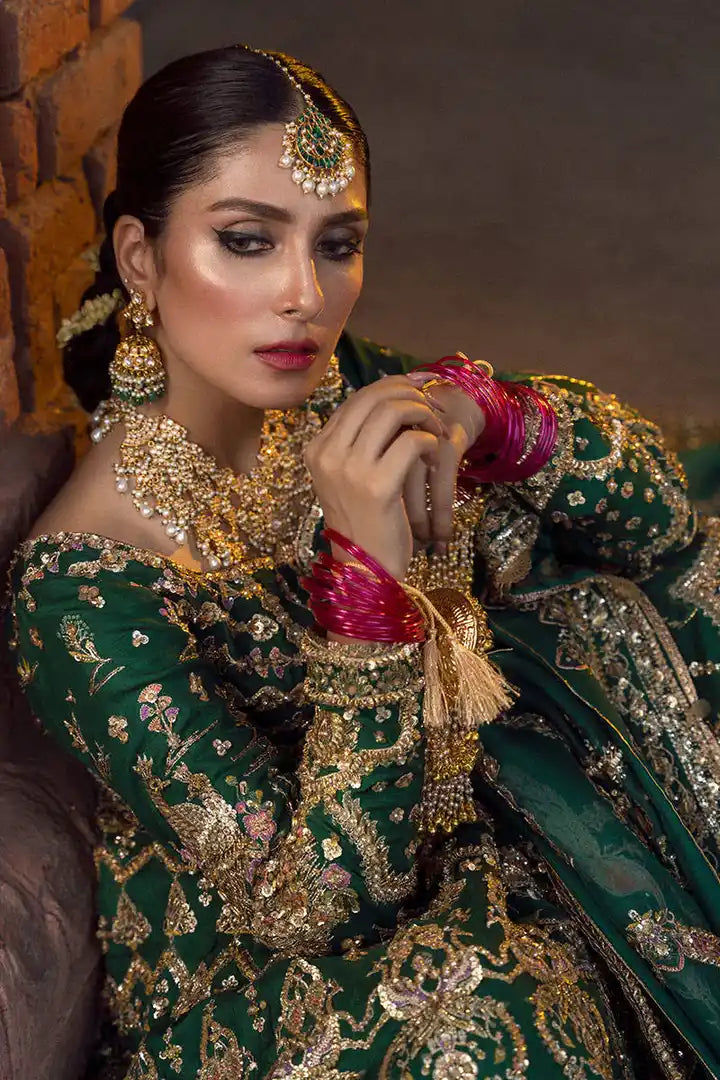 MNR - Nazneen - Closeup