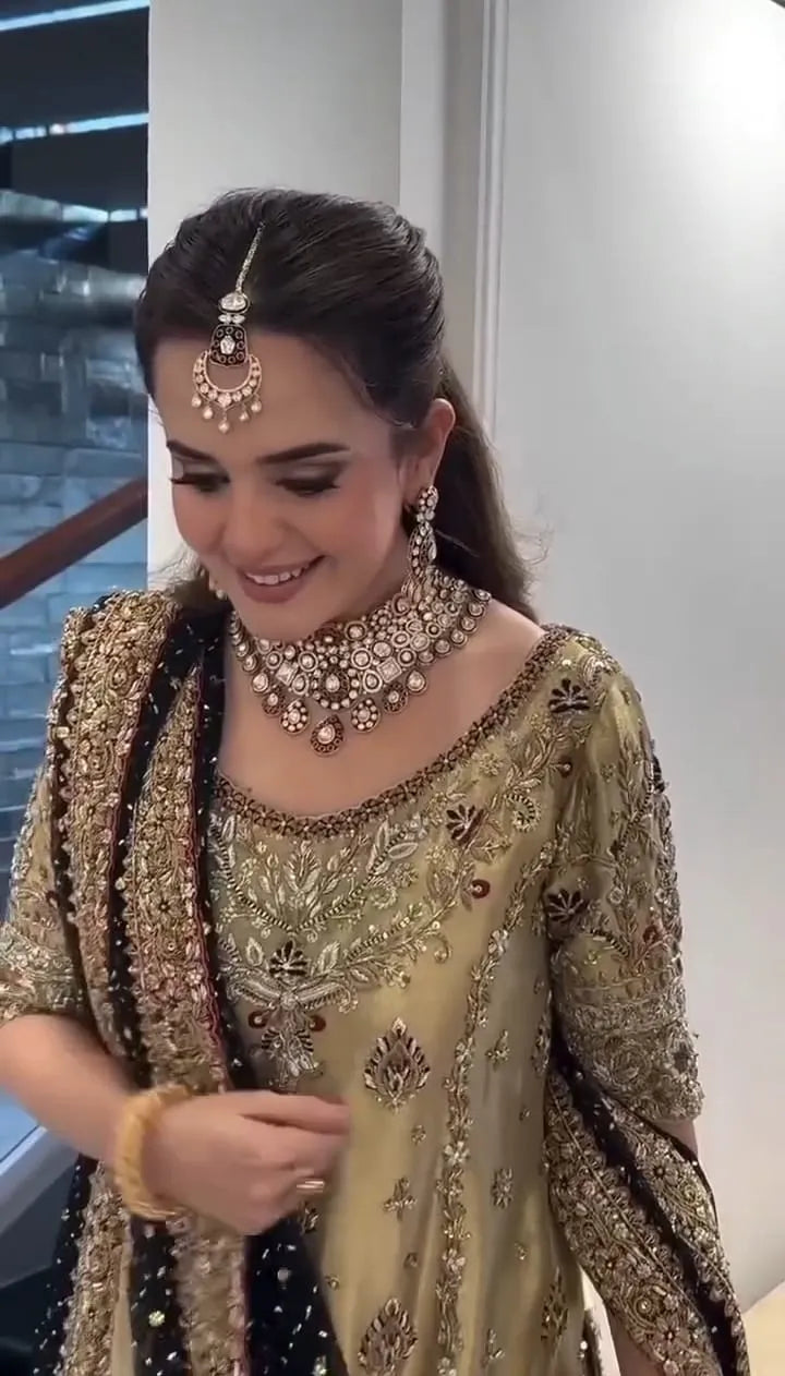 Pista Hand-Embroidered 3-Piece Set