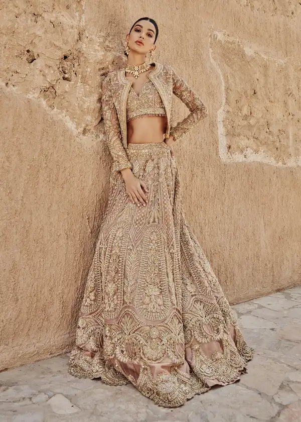 Saira Shakira - Emel - Full Front View